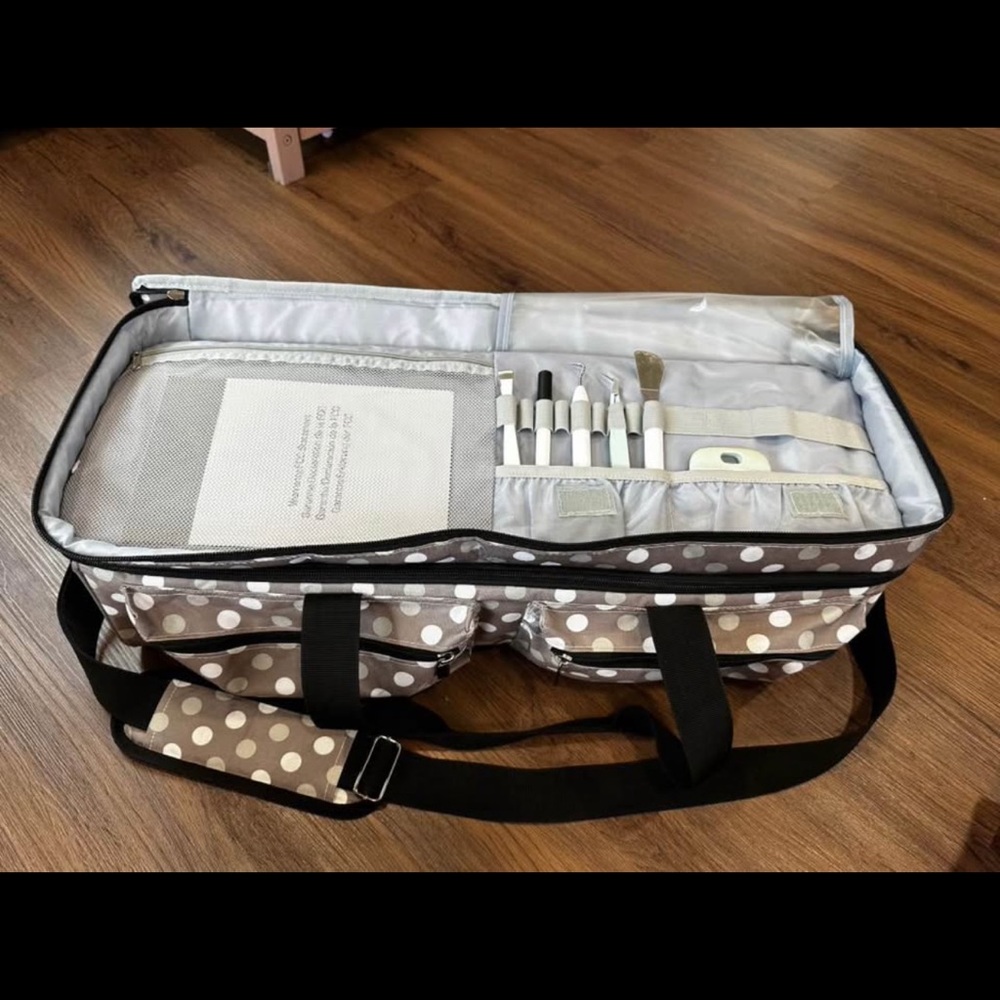 Cricut Machine - Picture 4 of 10